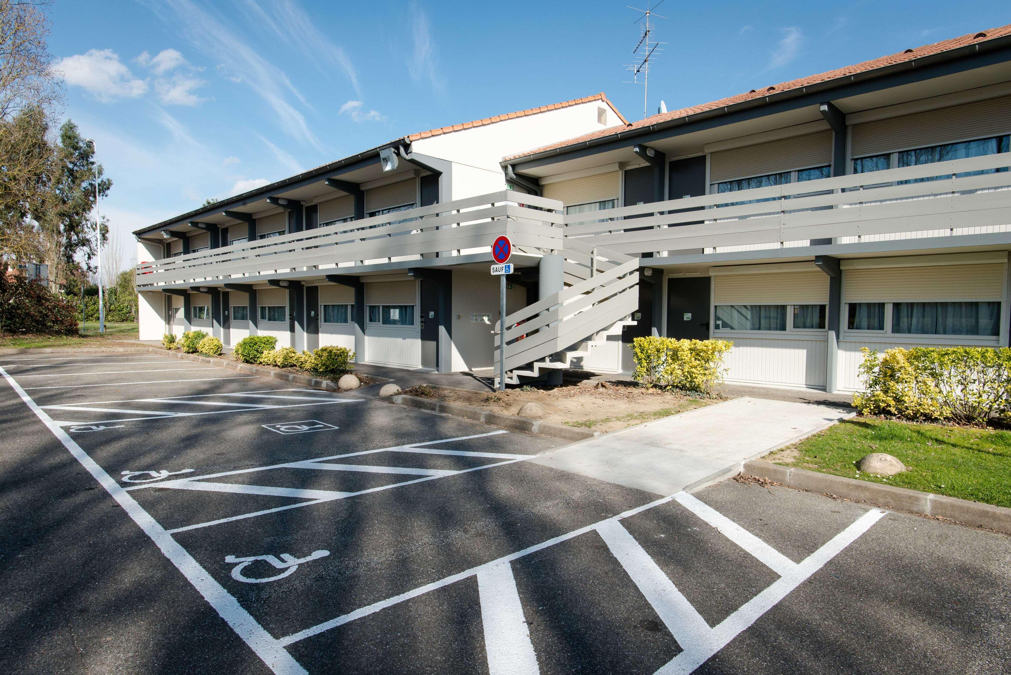 Campanile Agen Hotel Exterior photo