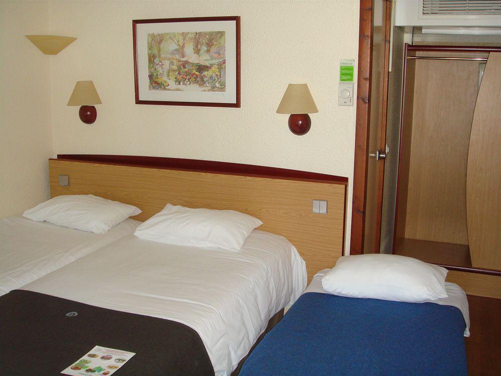 Campanile Agen Hotel Exterior photo